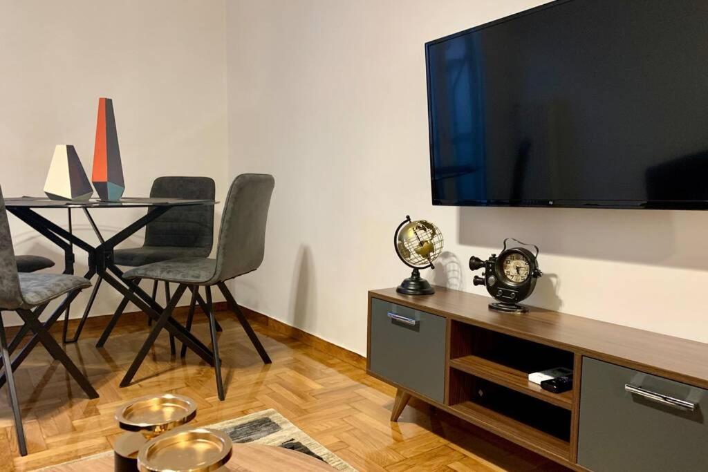 Kallimarmaro 2-Bedroom Apartment Atene Esterno foto